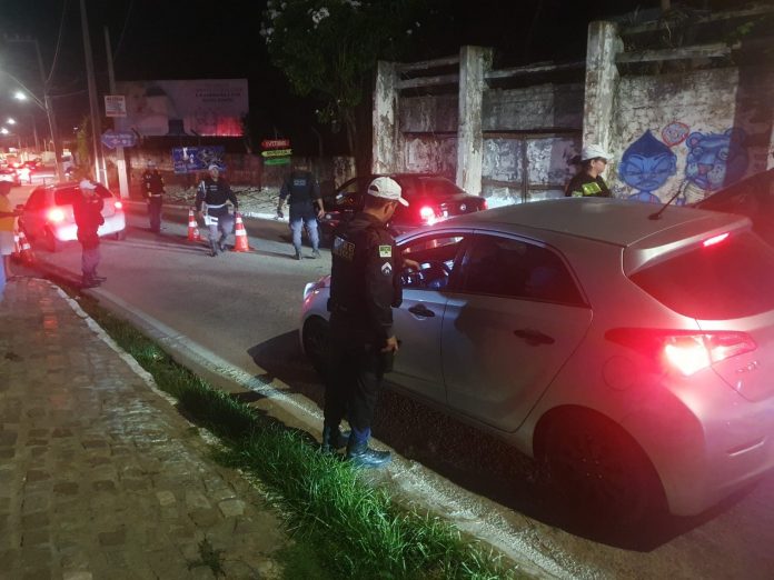 Lei Seca: 13 condutores são autuados por embriaguez ao volante em praia da Grande Natal
