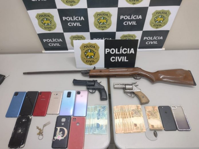 Quatro pessoas são presas suspeitas de roubo de imóveis no interior do RN