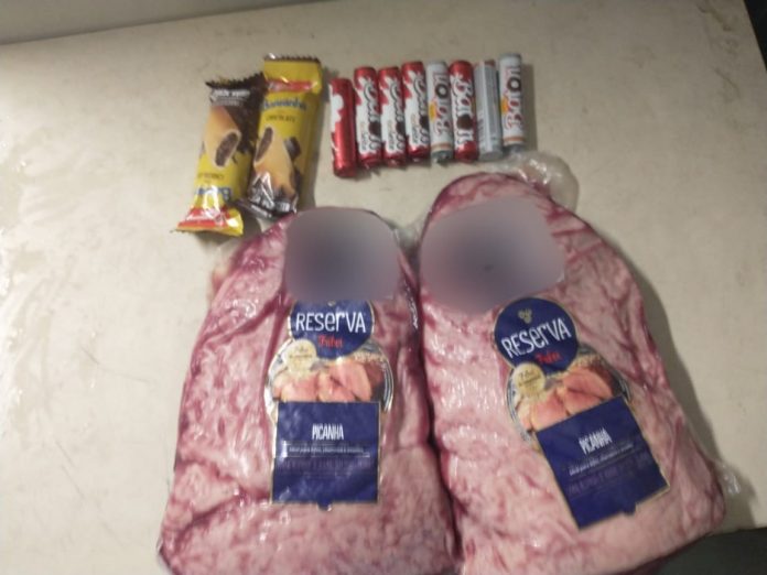 Casal é preso ao tentar furtar picanhas e chocolates em supermercado de Natal