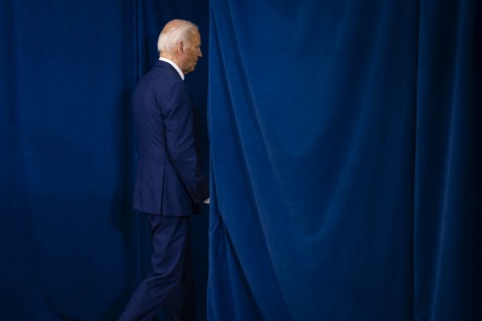 Biden desiste de candidatura à reeleição