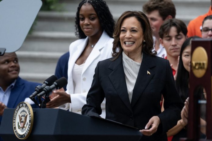 Em primeiro discurso após desistência de Biden, Kamala Harris elogia o legado do presidente como ‘inigualável’