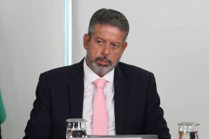 Lira acelera votação da reforma tributária, anima o mercado, mas deixa setores apreensivos