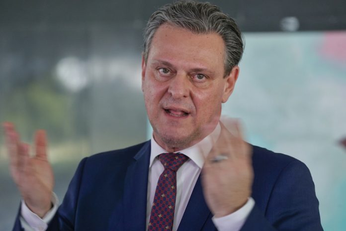 Fávaro promete reestruturar dívidas do agro no Rio Grande do Sul