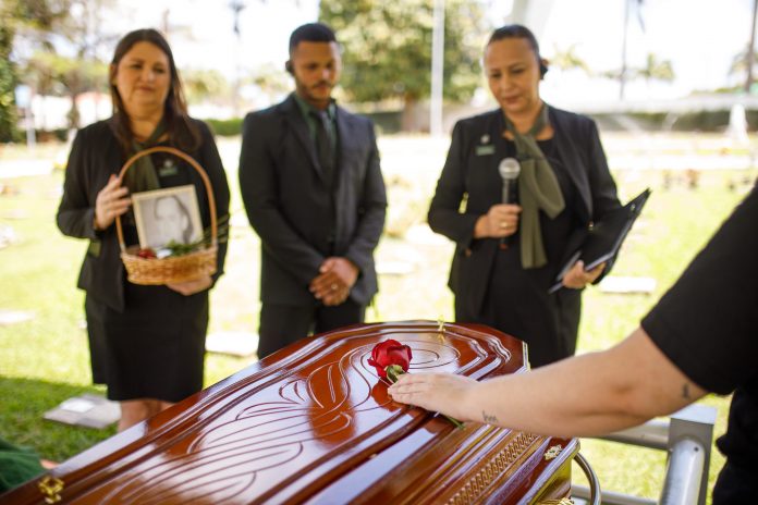 Luto: cerimônias de despedidas são essenciais para as famílias e demandam equipes preparadas