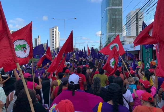 MST e outras organizações de esquerda celebram vitória de Maduro