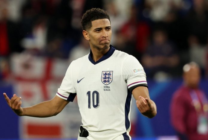 Jogadores da seleção inglesa ficam irritados com Bellingham devido a vídeo publicitário de sua patrocinadora