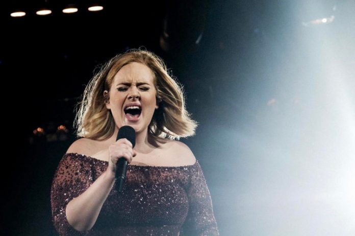 Adele anuncia pausa na carreira e diz que não tem mais planos para a música