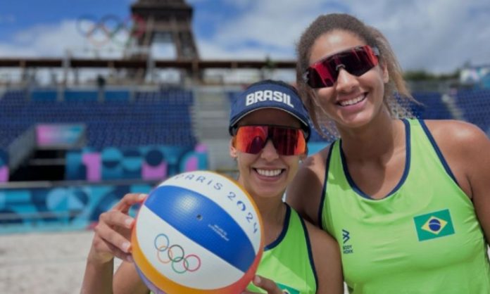 Favoritas no vôlei de praia, Ana Patrícia e Duda estreiam com vitória sobre egípcias nas Olimpíadas