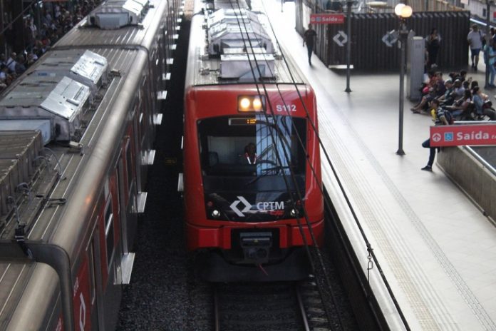 Falha em freio de trem na Barra Funda afeta operações das linhas vermelha e azul do Metrô