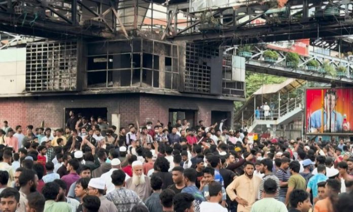 Bangladesh decreta toque de recolher e mobiliza militares após invasão a prisão e libertação de prisioneiros