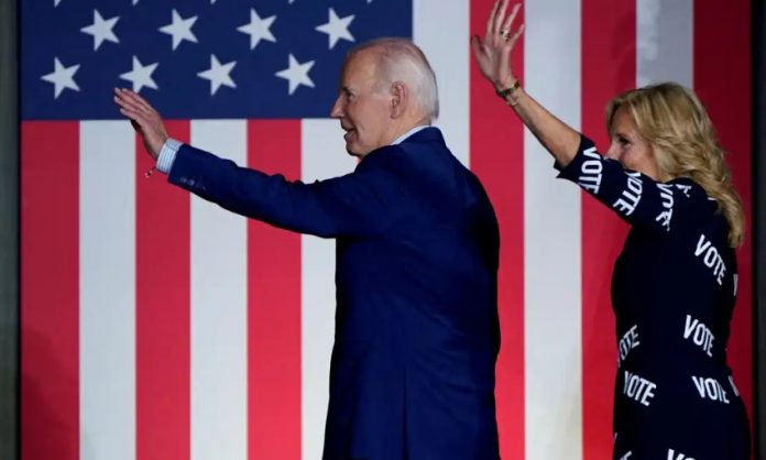 Cerca de 65% dos eleitores democratas dizem que Biden deve desistir da eleição