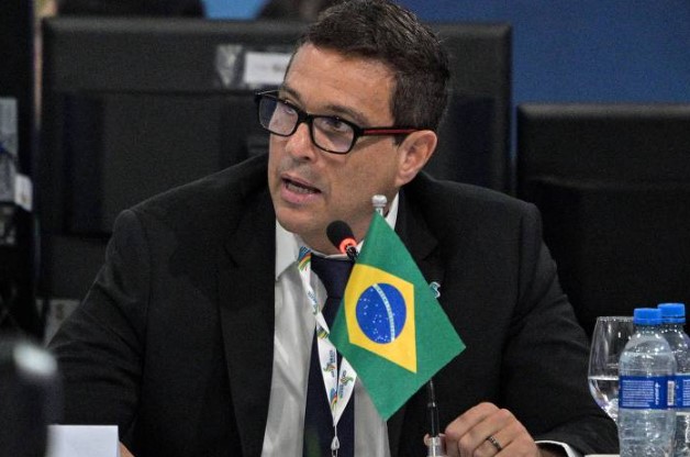 Pix tem menos fraudes do que cartão de crédito, diz Campos Neto