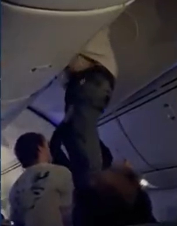 Quatro pacientes internados na UTI após turbulência seguem internados em Natal ‘sem risco de morte’, diz hospital