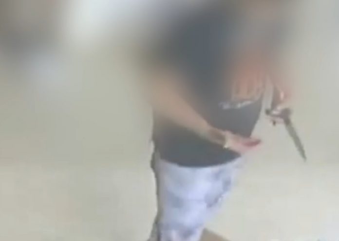 Vídeo mostra suspeitos de matar enfermeira saindo com faca da casa dela em Natal