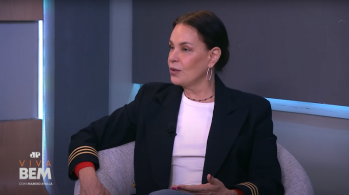 Carolina Ferraz fala sobre longevidade em papo com Marcio Atalla: ‘Tenho sede de viver’