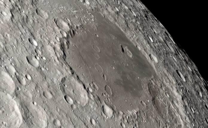 Cientistas comrpovam existência de caverna na Lua que pode abrigar humanos em missões espaciais