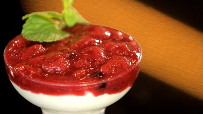 Aprenda a fazer mousse de frutas vermelhas no Chef JPB
