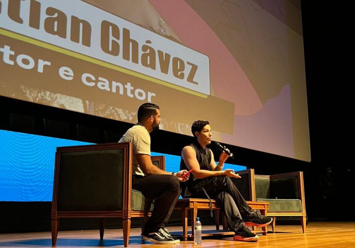 Christian Chávez elogia versão em forró de sucesso do RBD: ‘gostei mais que a original’