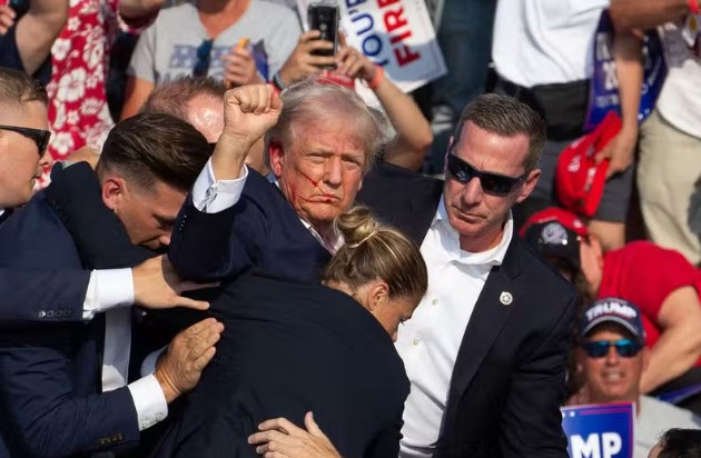 Um dia após atentado, Trump confirma presença em convenção republicana com segurança reforçada