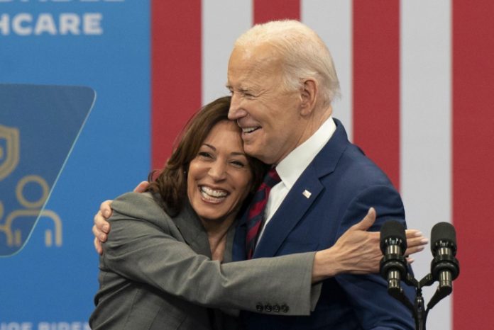 Kamala Harris recebe amplo apoio de doadores após desistência de Biden