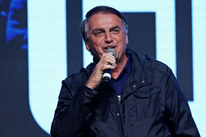 PF indica que Bolsonaro usou dinheiro das joias para bancar despesas nos EUA