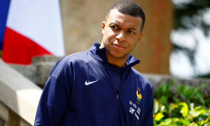 Técnico da França garante que Mbappé estará pronto para semifinal da Eurocopa