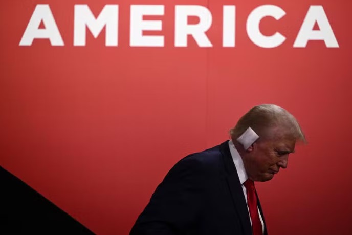 Campo de tiro, loja de armas e compra de escada: saiba o que o atirador fez nas 48 horas antes de tentar matar Trump