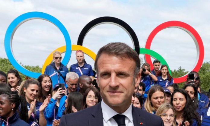 Macron visita Vila Olímpica e garante que França está ‘pronta’ para sediar os Jogos de Paris 2024