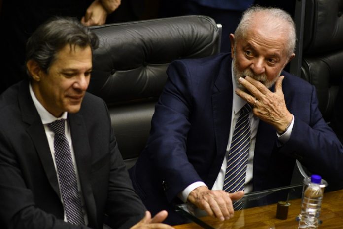 Haddad diz que Lula reforçou compromisso com arcabouço e que regras permitem déficit de 0,2%