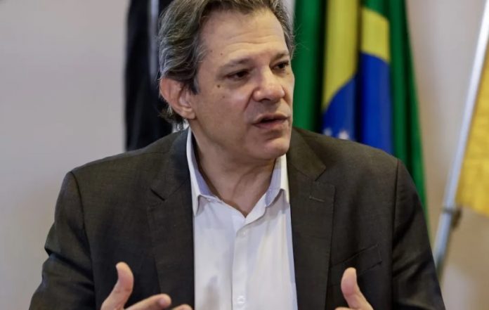 Se não houver compensação, haverá reoneração da folha de pagamento de 17 setores da economia neste ano, diz Haddad