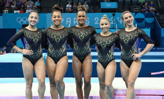 Rebeca Andrade brilha e Brasil conquista primeira medalha em equipe na ginástica artística