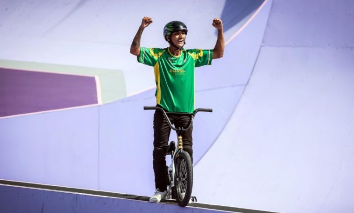 Gustavo Boka Loka se classifica para final do ciclismo freestyle BMX