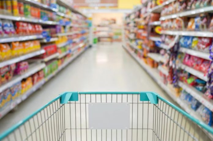 Inflação em 12 meses atinge 4,23% e se aproxima do teto da meta