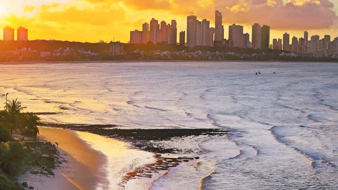 Quatro trechos de praias estão impróprios para banho no Litoral da Paraíba