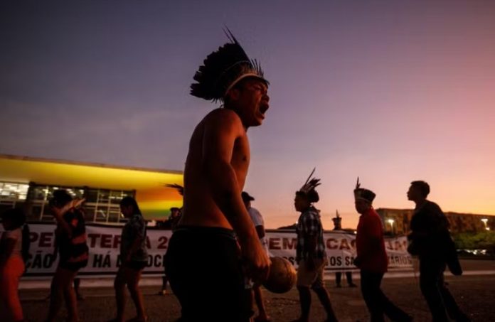 Sob gestão Lula, assassinatos contra indígenas no Brasil aumentam 15% em 2023, aponta relatório
