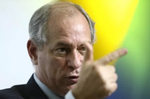 VÍDEO: Ciro Gomes se aproxima de nomes ligados ao bolsonarismo e diz que Ceará vive sob ‘ditadura’ do PT