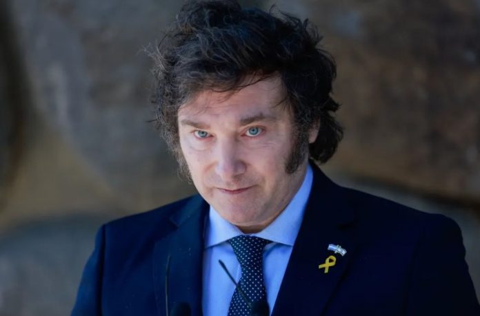 Após ida de Milei a SC, Brasil chama embaixador na Argentina para consultas sobre relação com o país