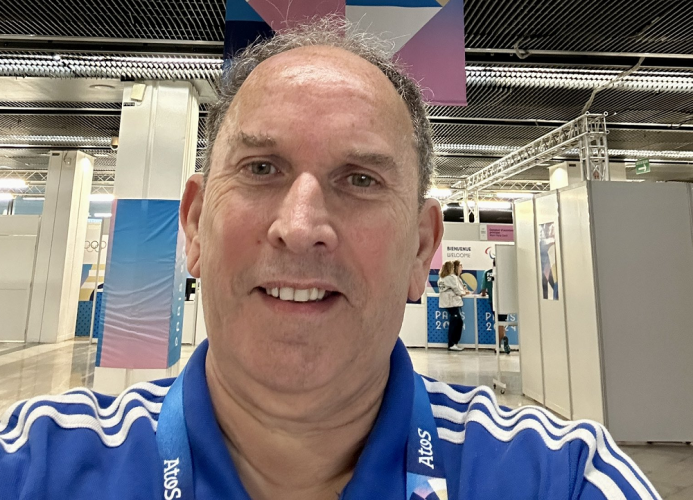 Comentarista é demitido após falas sexistas sobre nadadoras australianas nas Olimpíadas