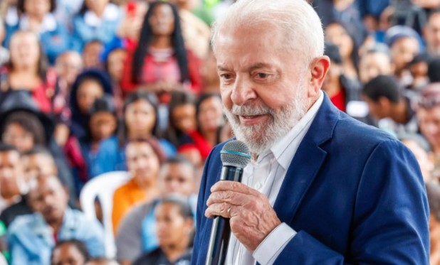 54% aprovam trabalho de Lula e 43% desaprovam, diz pesquisa Genial/Quaest