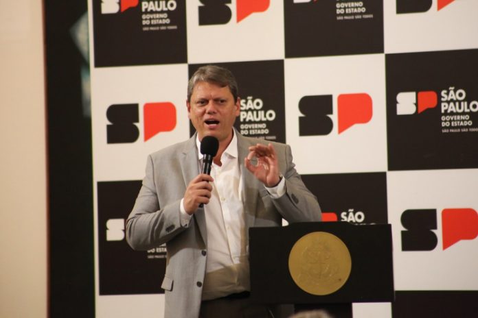 São Paulo abre consulta pública sobre escolas cívico-militares