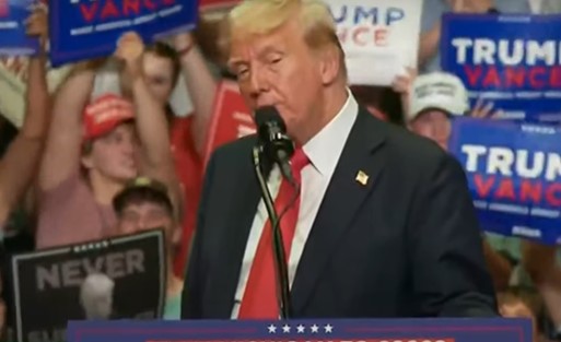 Donald Trump faz primeiro comício após sofrer tentativa de assassinato