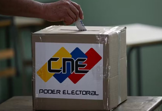 Votação é encerrada na Venezuela; expectativa é por resultado nas próximas horas