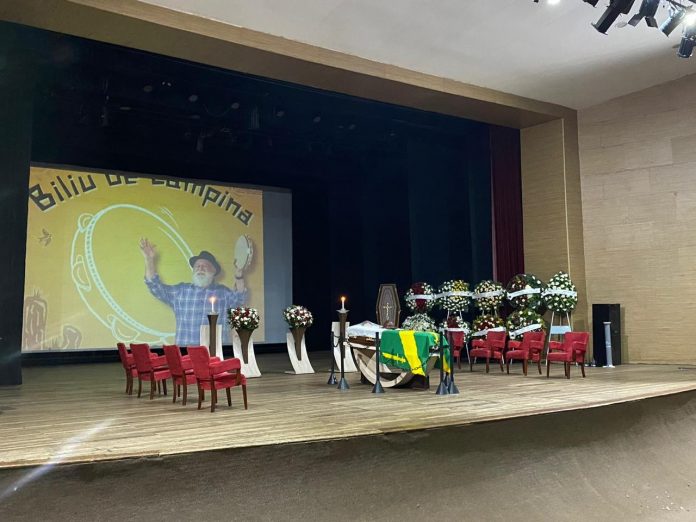 Velório de Biliu de Campina acontece no Teatro Municipal Severino Cabral