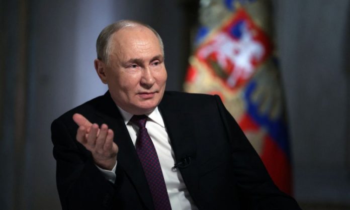 Kremlin afirma que renúncia de Biden à corrida eleitoral nos EUA ‘não surpreendeu’